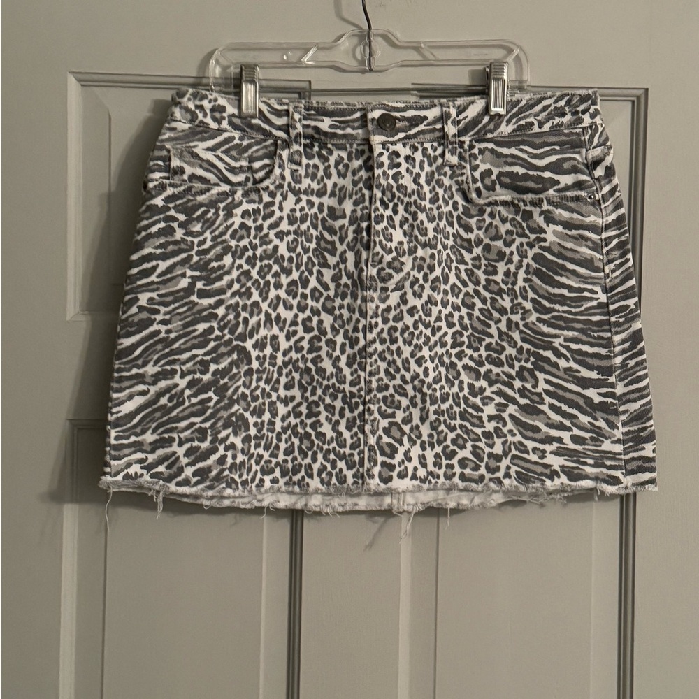 Current Elliott size 28 denim mini skirt